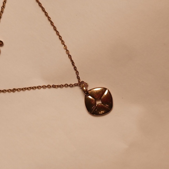 Fossil Gold Toned  Necklace Pinkish Flower Petal Pendant Retro Look Vintage - Picture 5 of 6